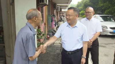 查俊“八一”前夕看望慰問退役老軍人、消防指戰員、軍休離退老干