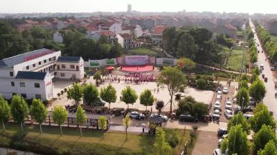武穴：首届荷花节开幕 万名游客为“荷”而来