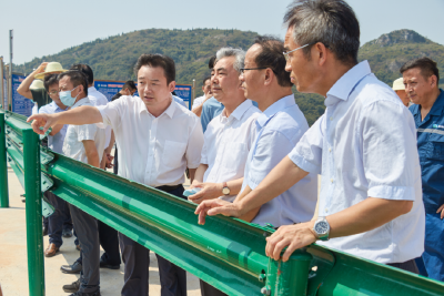省人大常委会党组副书记、副主任梁伟年来武穴开展长江保护法执法检查