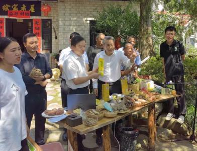 市委书记胡昊直播带货助力乡村振兴