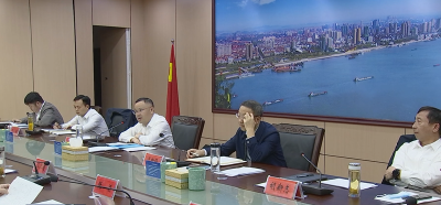 查俊主持召开全市重点项目建设推进会