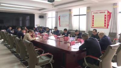 二里半社区：召开家湖小区共同缔造工作推进会