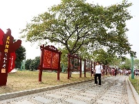 【图集】“襄阳楷模”群像“走”进粉水公园，快来打卡！
