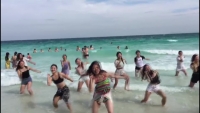 劲爆！职院学生芭堤雅海滩之舞