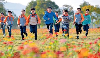 瞭望·治国理政纪事丨教育强国：为伟大复兴铸魂育人