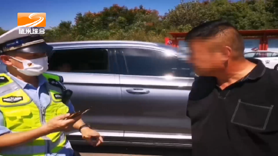 “云哨”哨响  高速交警查获一超员客车