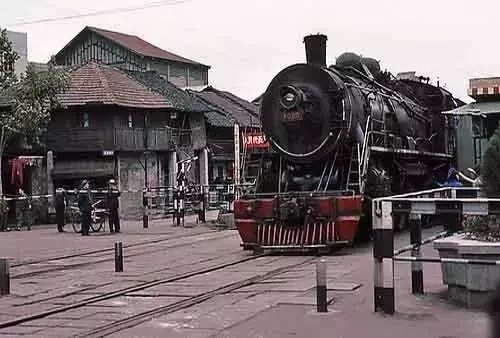 80年代鐵路90年代漢口漢正街它的存在為武漢歷史添上了濃墨重彩的一筆