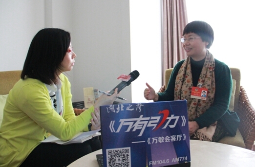 云朵跑两会奔跑吧云朵