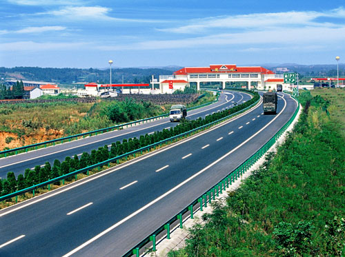 福银高速龙王,老河口,谷城,土关垭收费站入口往十堰方向限制通行,武汉