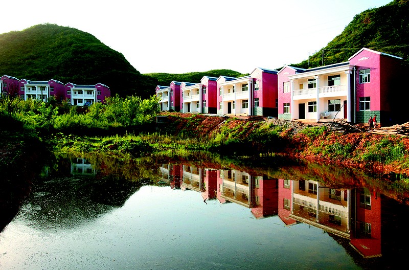 以工代赈异地扶贫搬迁试点工程——房县园艺场古桥沟村搬迁小区房县