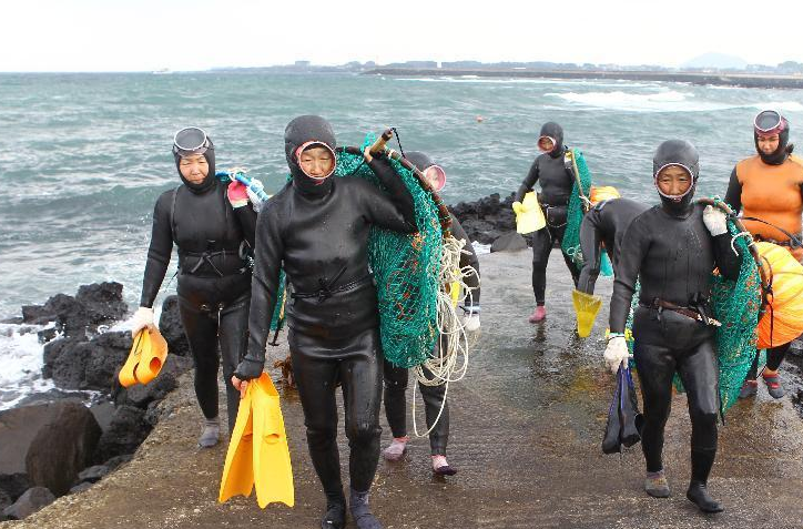 走进韩国海女的世界