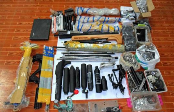 湖北特大贩枪网络浮出水面 快递包裹中藏枪支弹药
