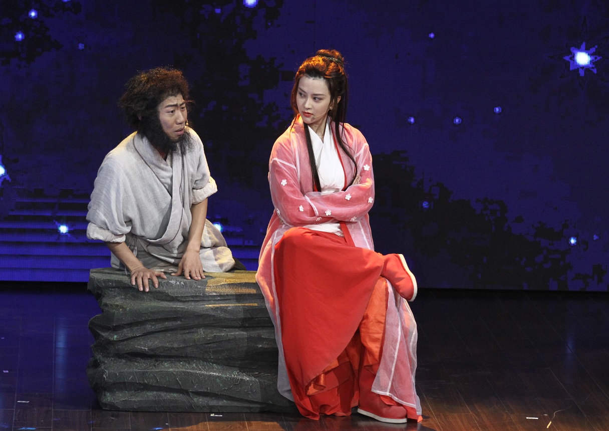 (湖北网台讯)《喜剧狂》本周惊现网红美女主播毒药(李颖),她以经典的
