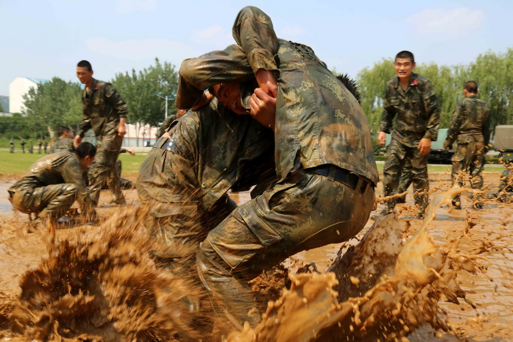 武警山东总队开展特战魔鬼周集训