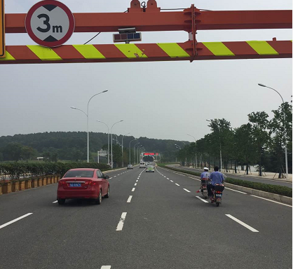 武汉市东湖团山隧道恢复通车早前因山体滑坡封闭