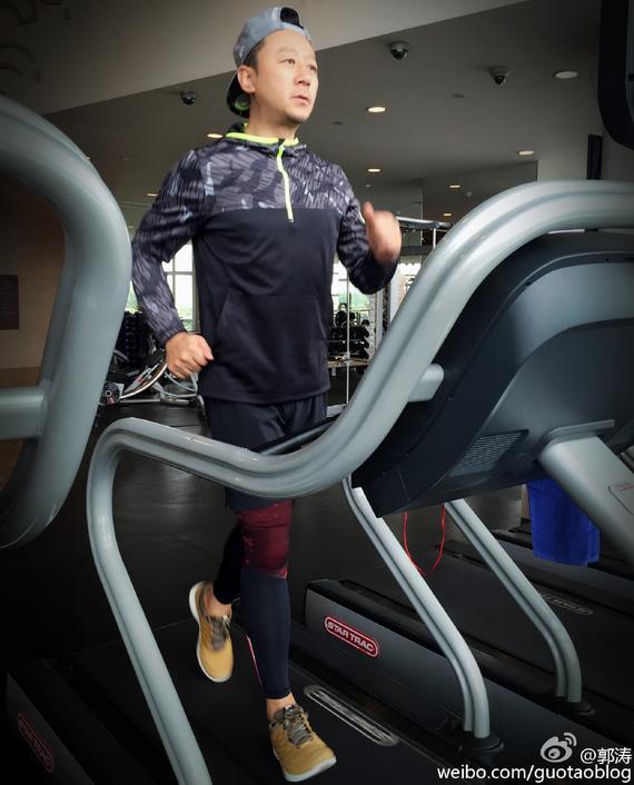 郭涛晒跑步健身照 网友:以为是海涛加肥成功