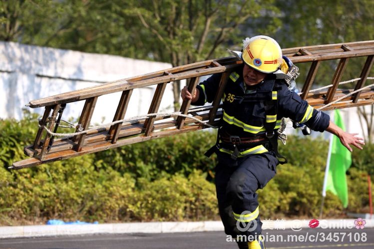 兄弟挺住堅持拼盡全力拼一把兄弟們加油我們陪你一塊忍痛堅持成功抵達