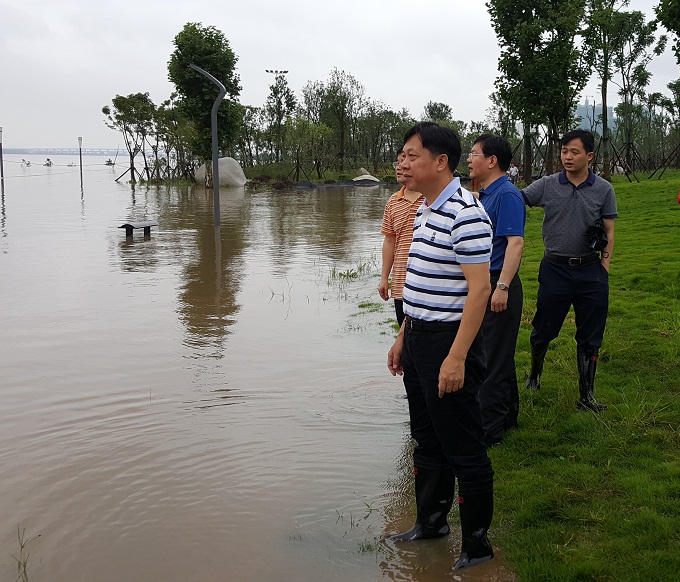 湖北省地税局局长杨天然,湖北省地税局副局长,武汉市局局长罗涛一行赴