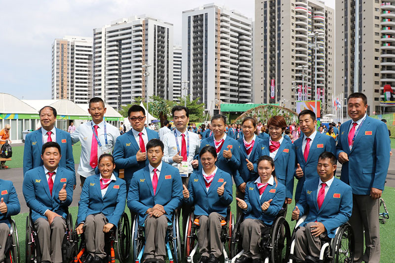 五星红旗升起在里约残奥村 中国代表团开启残奥会征程