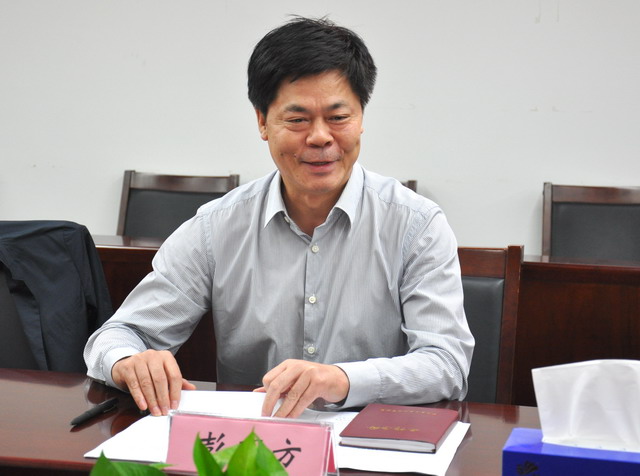 省工商局副局长彭明方出席通气会并向媒体将两项改革相关政策进行了