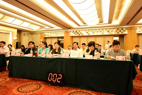 图为比赛现场图为省人大常委会委员,内司委副主任委员周厚震点评图为