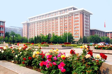 高校科研经费乱象单位立项靠拼关系6成被套现