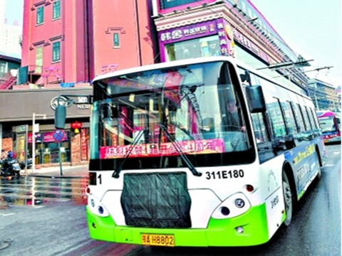 88岁"耄耋公交"见证武汉变迁 1路公交成江城最老公交