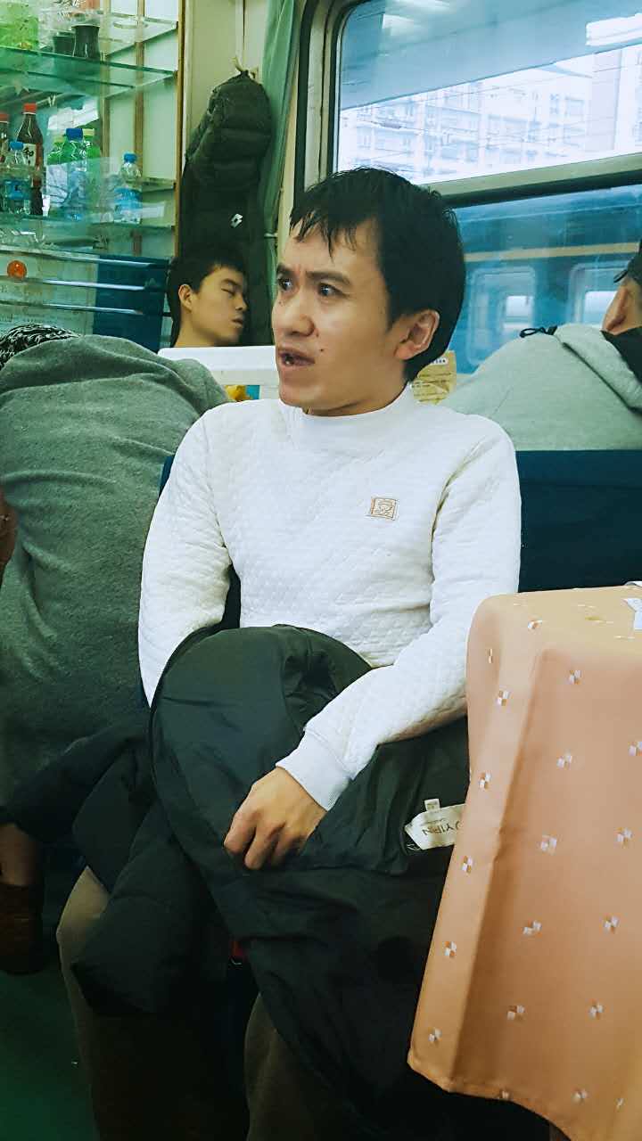 瓷娃娃汤小兵的坚强守望