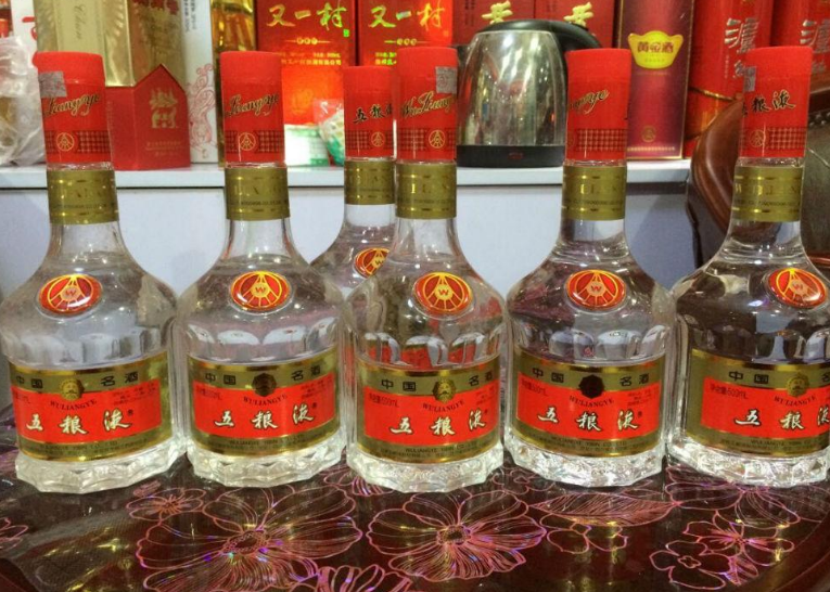 五粮液一批价逼近800元/瓶 厂家节前停止发货