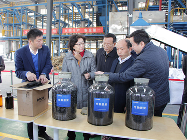 国家发展改革委环资司副司长马荣在光谷蓝焰鄂州公司生产车间调研调研