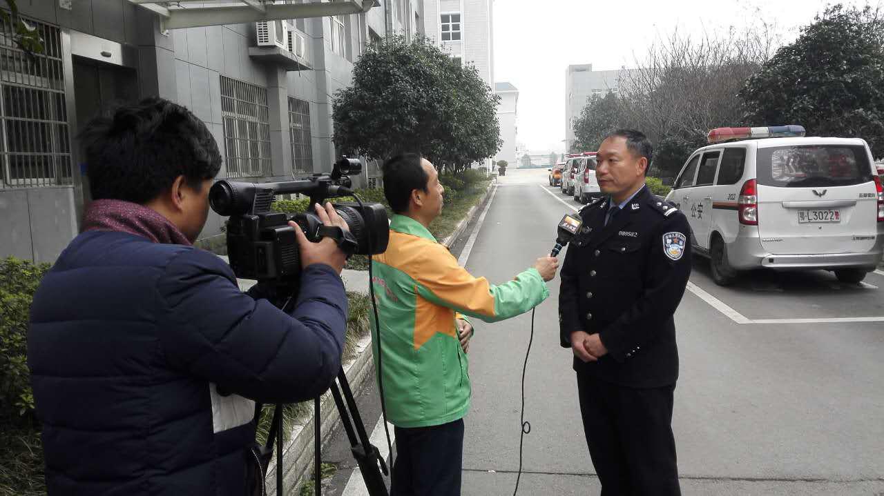 崇阳县公安局网安大队大队长王光英告诉记者:"公安网安部门,在重大