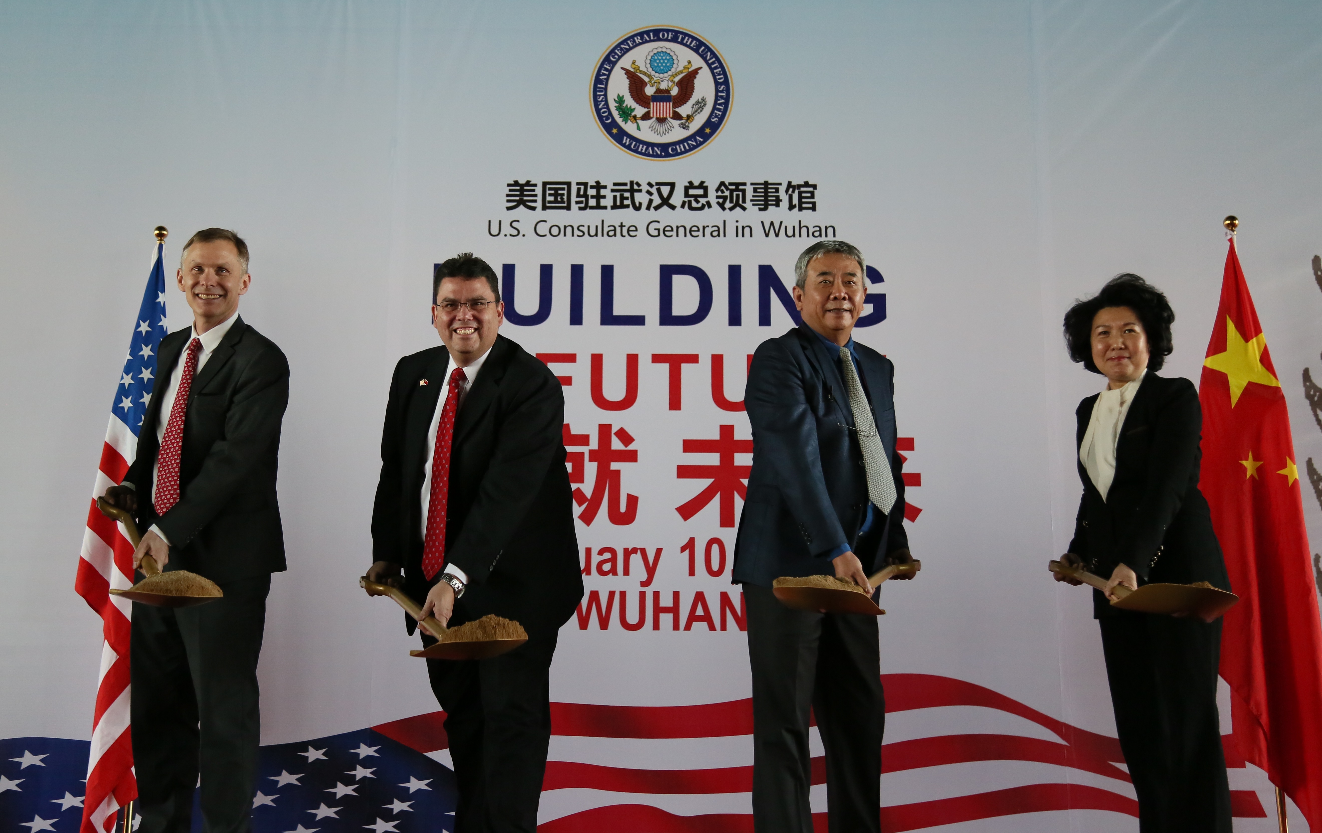 2月10日,美国驻武汉总领事馆在汉口民生银行大厦,即其未来办公新址