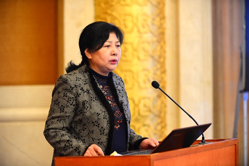 图为省残联党组书记,理事长陶慧芬讲话