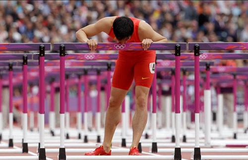4年之后的伦敦奥运会,刘翔跟腱断裂再次退赛.
