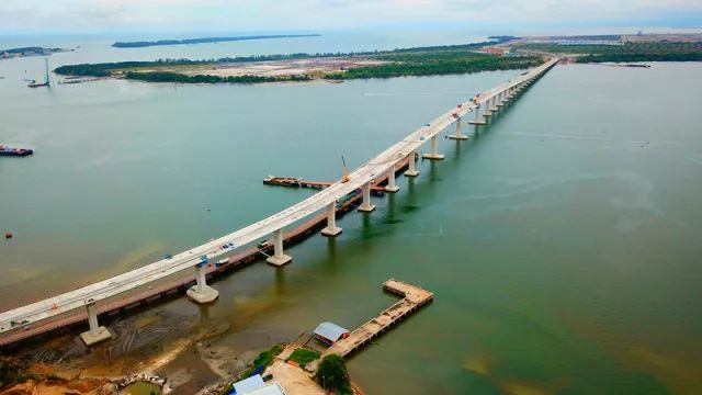 对方国家总理感谢连连_云上京山