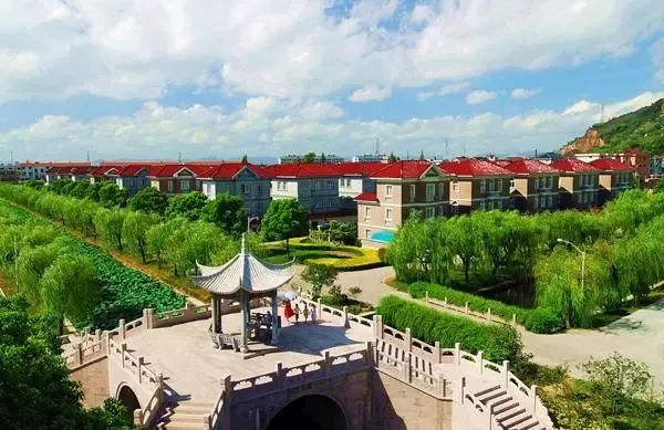 洪林村地处洪湖市区东北,1982年以来,该村先后被评为全省文明单位