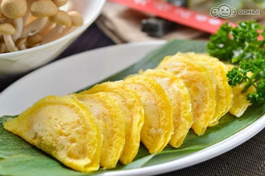 春节请客菜单:梅菜扣肉,蛋饺,梁子湖螃蟹,武昌鱼,鳜鱼,炸肉圆子,春卷.