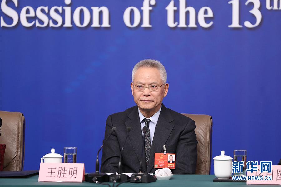 全国人大回应校园欺凌立法大家都重视离解决就不远了