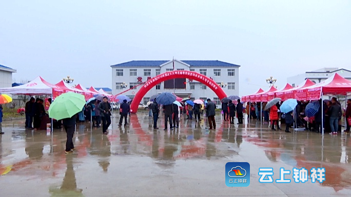 3月6号,钟祥市2018年"春风行动"系列第12场招聘会在长滩镇金星村举行