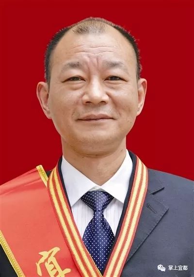 党委副书记宜都市姚家店镇谢远明从事信访工作13年,他始终坚守信访