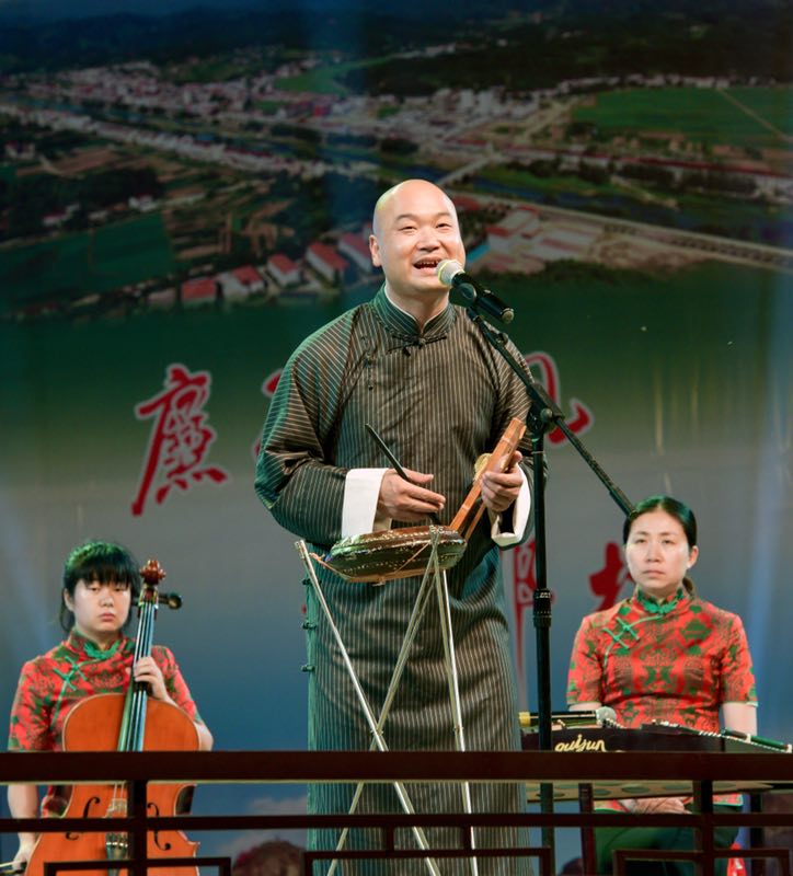 大别山下送清风万年台上正气歌一湖北文艺家走近英山