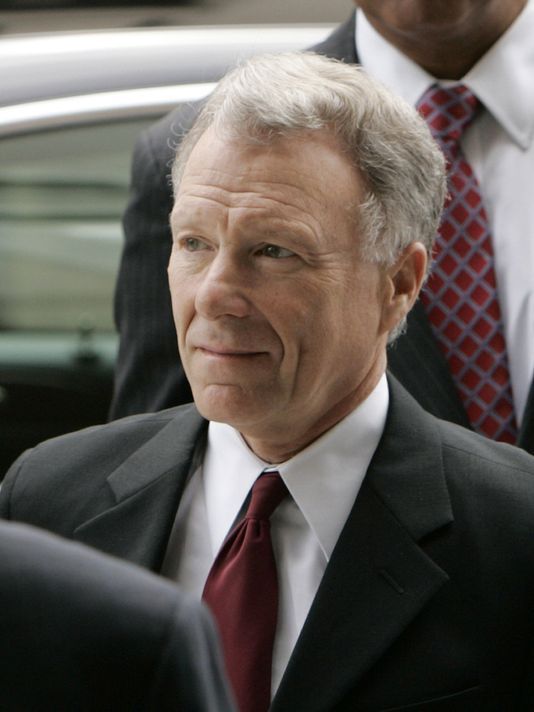 双标特朗普曾经强烈反对特赦上任后特赦多人