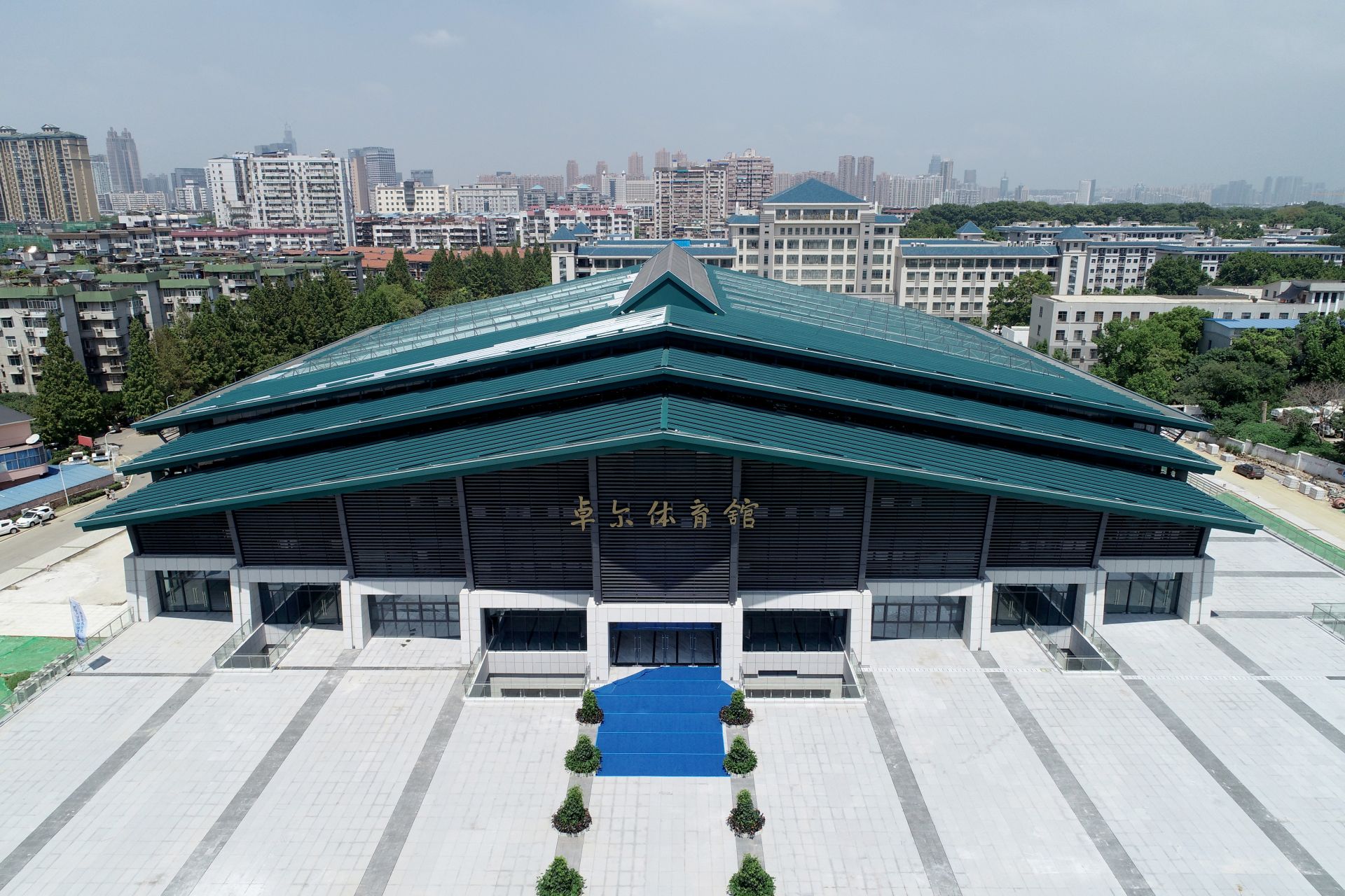 全国最大武汉大学卓尔体育馆启用