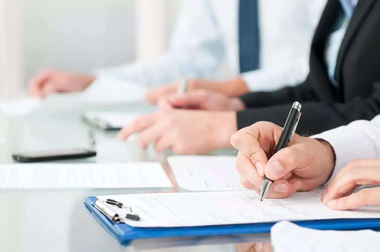 推进"一网,一门,一次"建设,进一步方便职称申报对象,减少提交各类证明