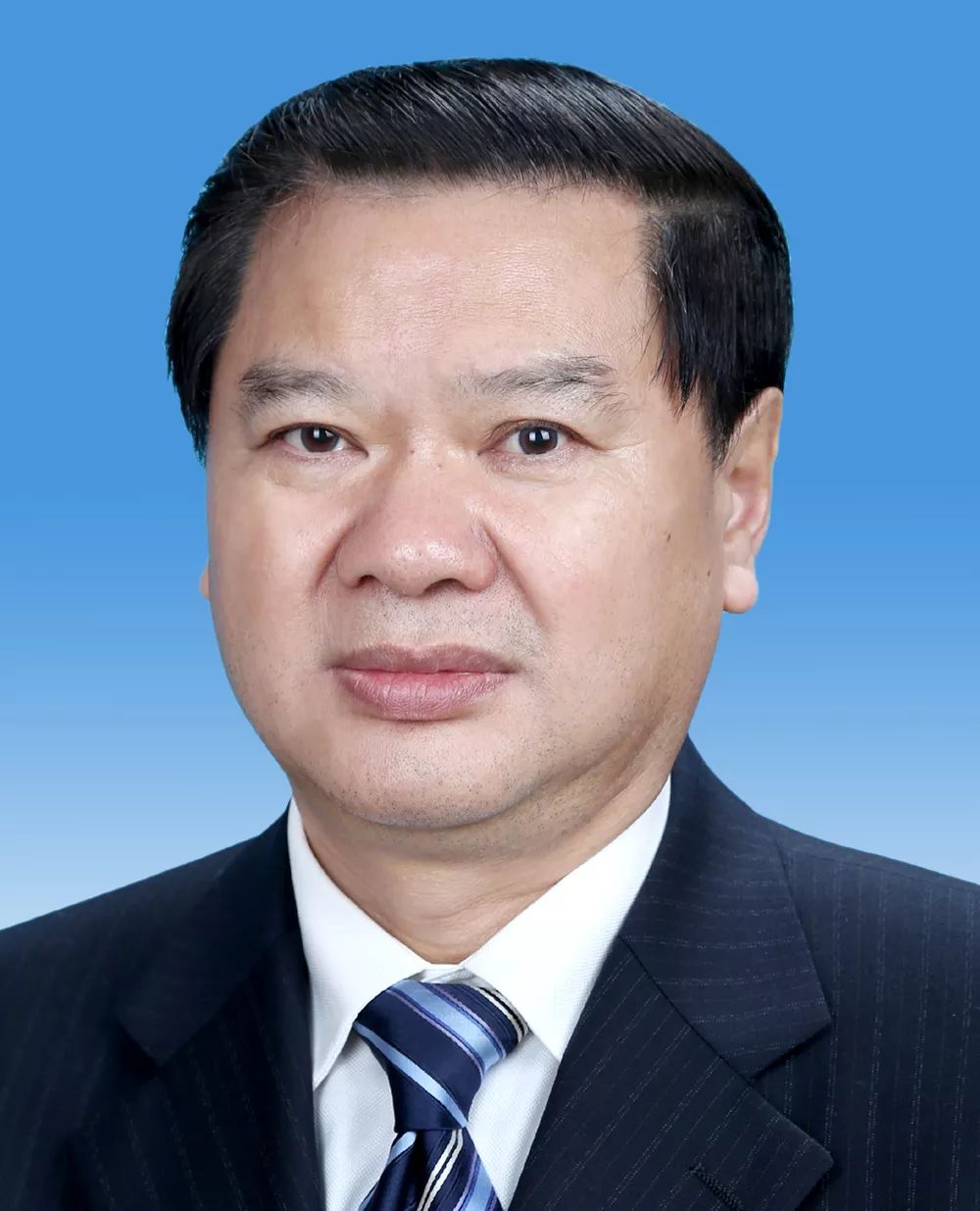 宜昌十堰选出市人大常委会主任