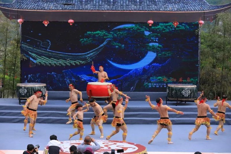 刚刚交响春夏你听到巴山的回声了吗