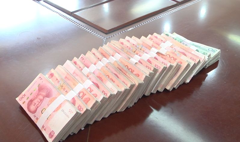 保康劳动保障监察局为60名农民工讨回40万元血汗钱