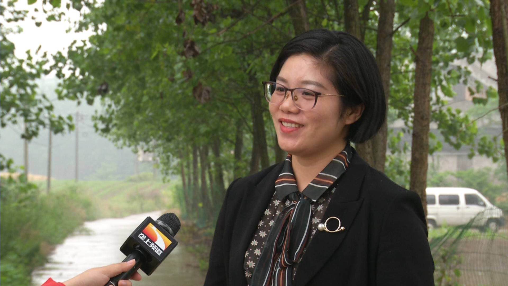 飞防女掌舵奋斗在垄上欲打造田野飞防娘子军