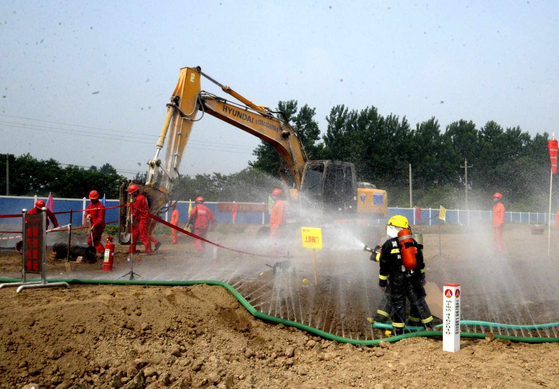 荆州市举行高压天然气管道泄漏应急抢险演练