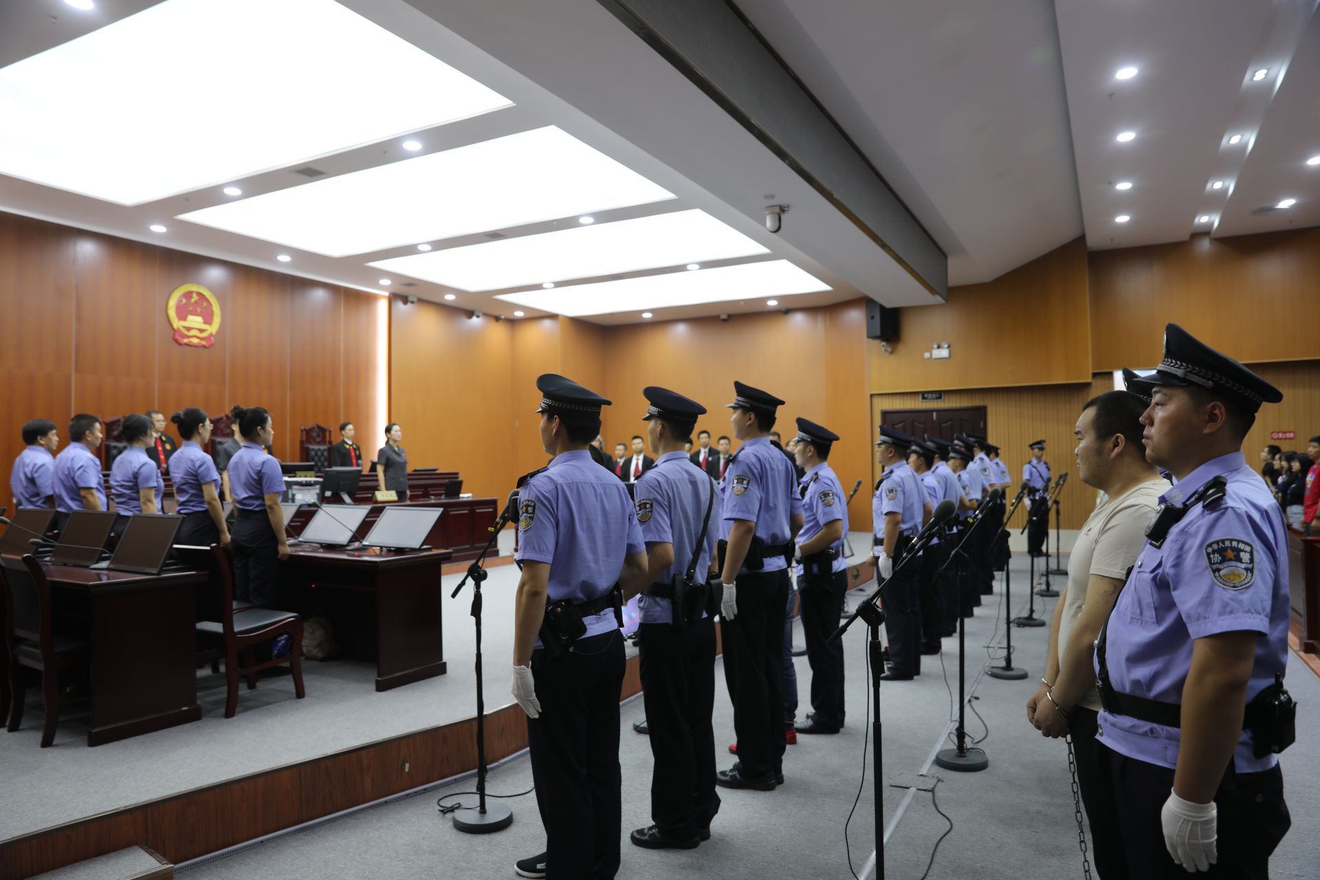 大冶市法院公开宣判三起寻衅滋事案件
